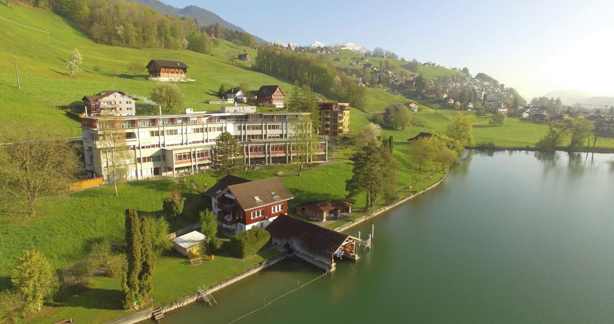 Hotel Kurhaus Am Sarnersee 사르넨 외부 사진